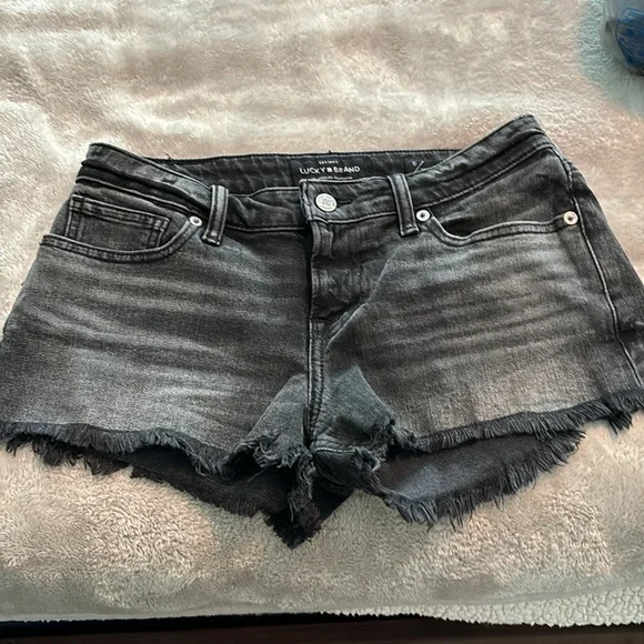 Lucky Brand black cut offs. Size 25/0 - Picture 2 of 5